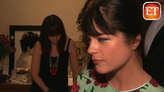 ETonline: Selma Blair Chides Paparazzi