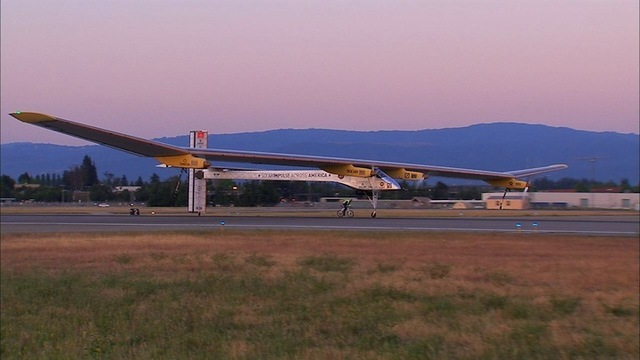 News: Solar plane that can fly at night begins cross-country trip
