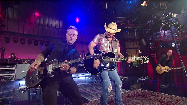 Jason Aldean - Tattoos On This Town video