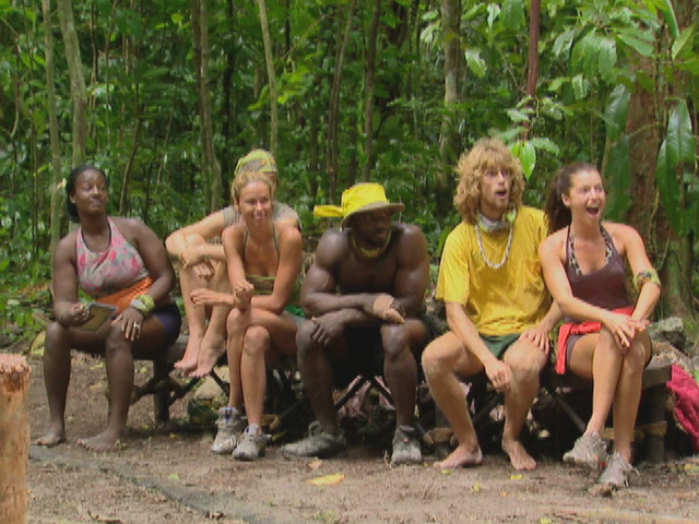 Survivor: Fans vs Favorites - Reward Challenge: Body Slam