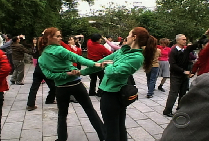 The Amazing Race 14 - Zyrtec Salutes - Jaime and Cara