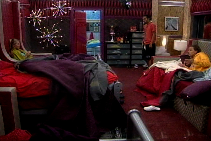 Big Brother Feed Highlight - Awkward Reunion