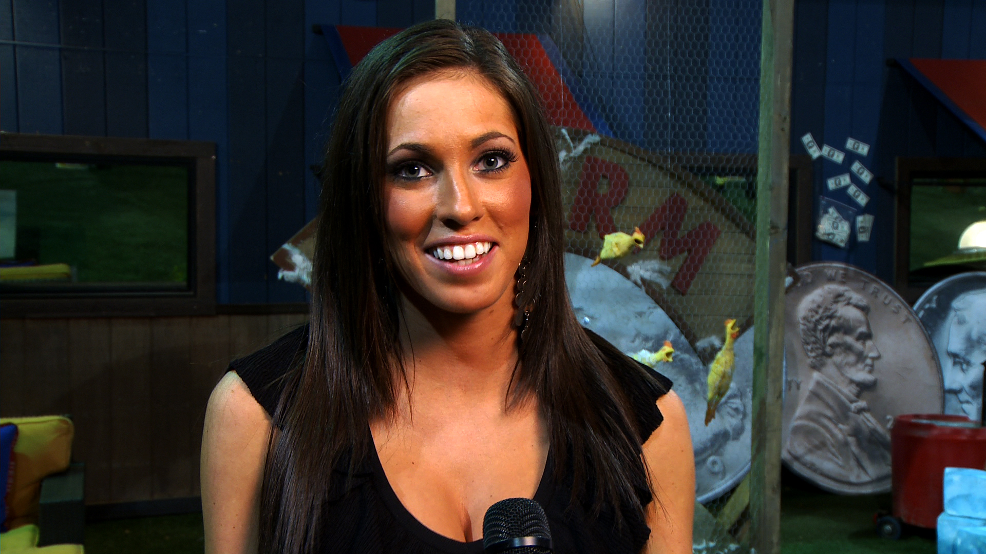 Big Brother Finale: Backyard Interview with Laura