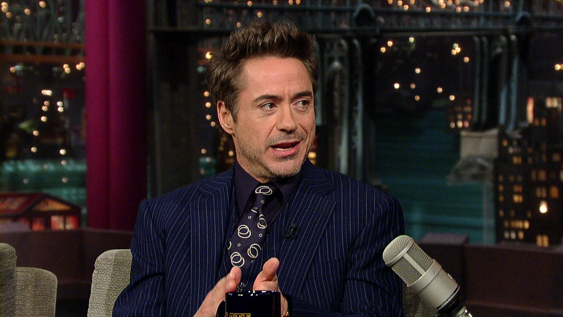 David Letterman - Robert Downey Jr. Gets Detained