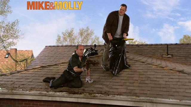 Mike & Molly - Cleaning Time