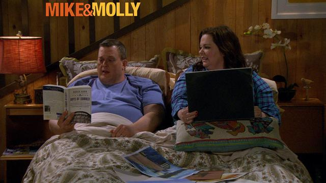 Mike & Molly - My Eyes Are Fine