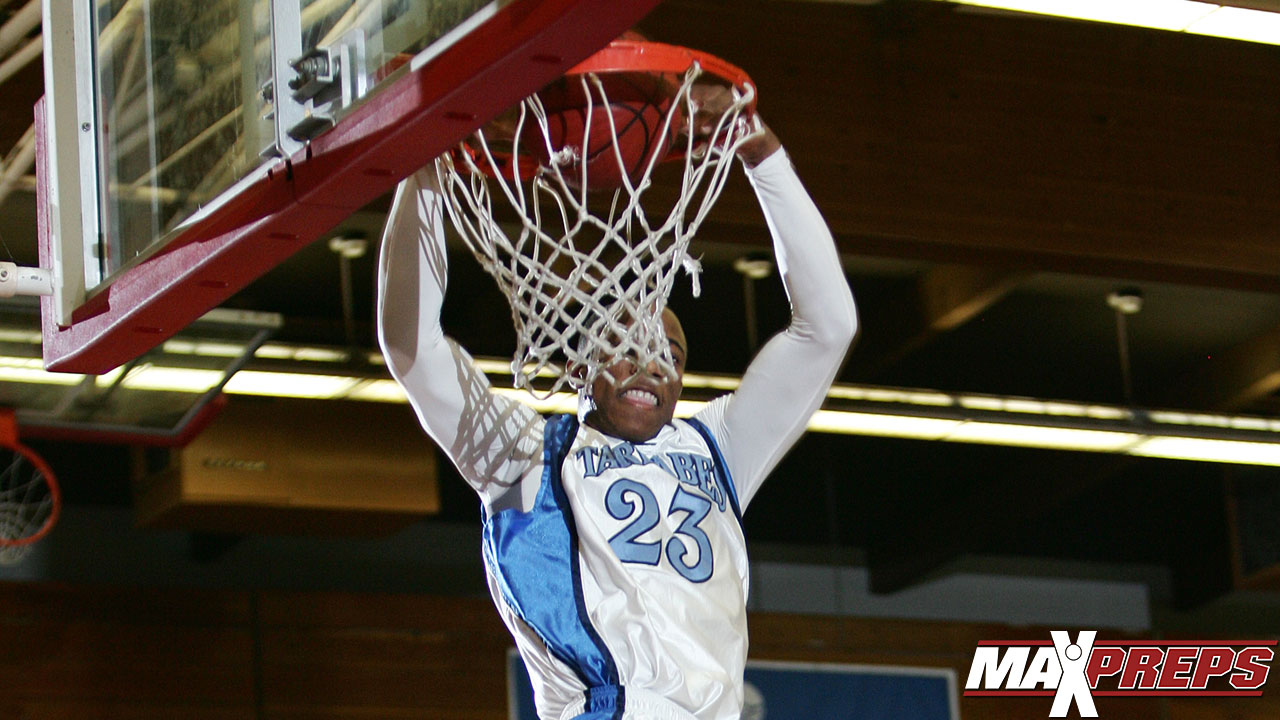 DeMar DeRozan dunks in high school