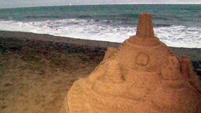 U.s.: Man dies after being buried alive in sand