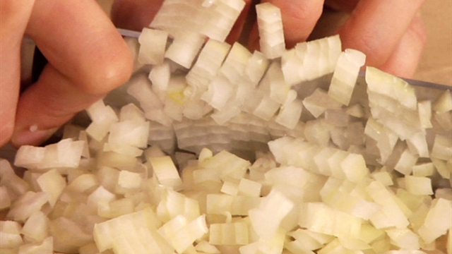 What's Cooking: Knife skills: How to chop onion and garlic