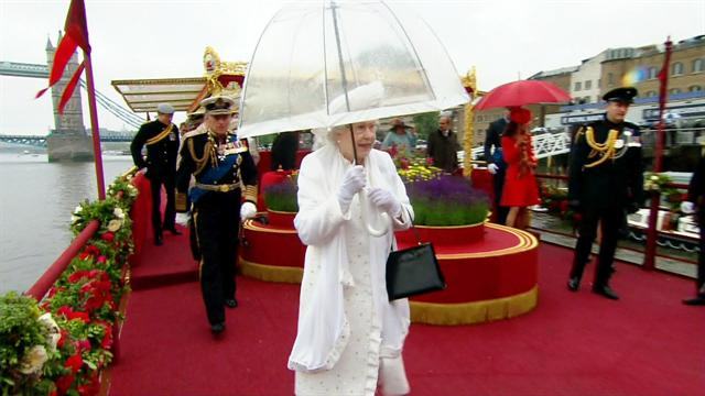 CBS Evening News: Warmer air blamed for England's wettest year