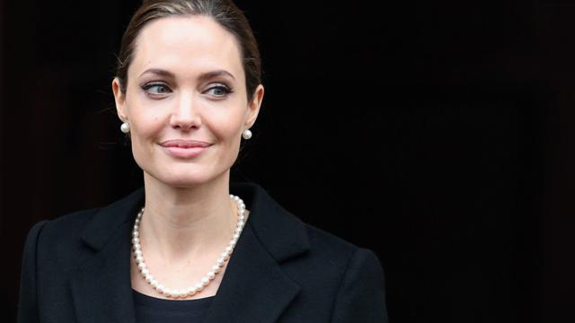 CBS Evening News: Angelina Jolie highlights the trauma of double mastectomy