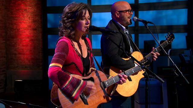 CBS This Morning : Saturday: Second Cup Cafe: Amy Grant sings 