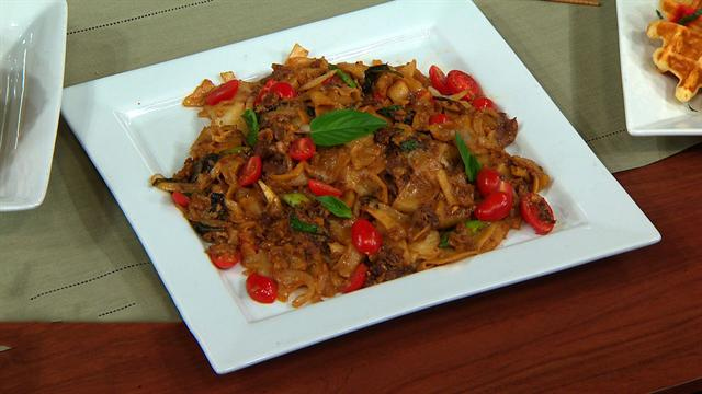 CBS This Morning : Saturday: THE DISH: Chef Jet Tila's drunken noodles