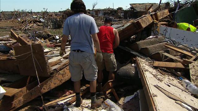 CBS Evening News: Residents return to tornado-ravaged neighborhoods