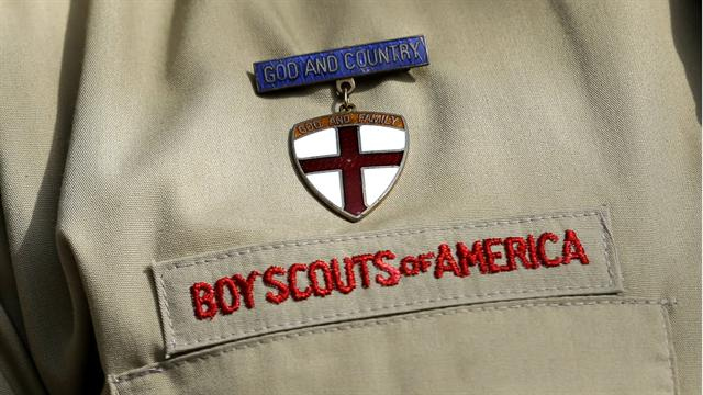 CBS Evening News: Boy Scout leaders vote to lift ban on gay members