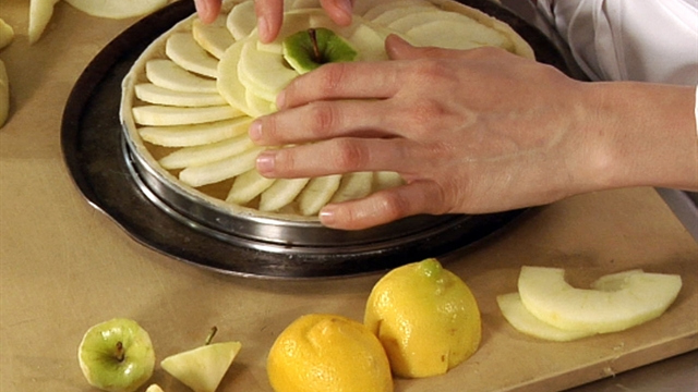 Make your apple tart look store-bought