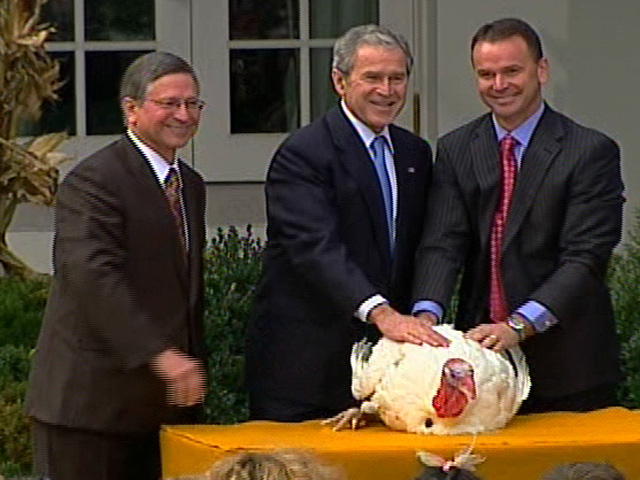 Bush Pardons Turkeys