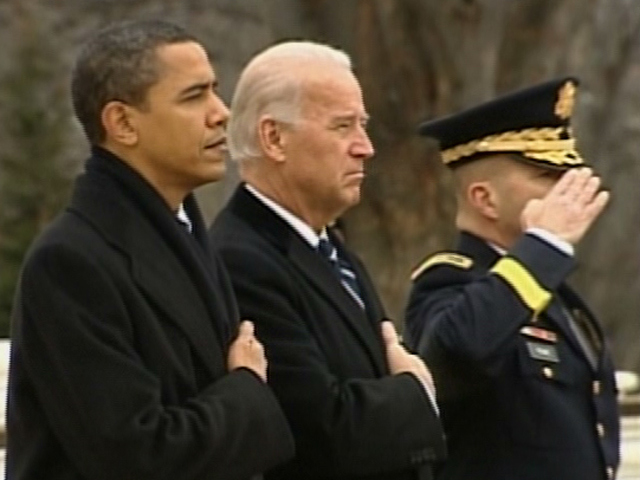 Obama Visits Arlington Cemetery