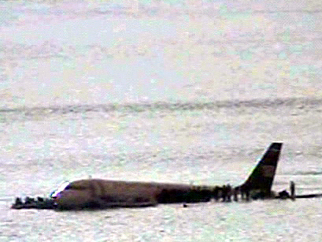 Flight 1549 Passengers Escape