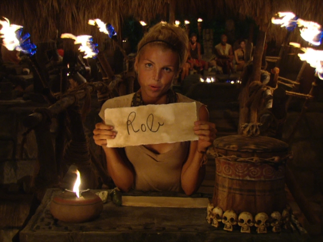 S2214_TRIBAL_COUNCIL_1_VOTING_640x480_19
