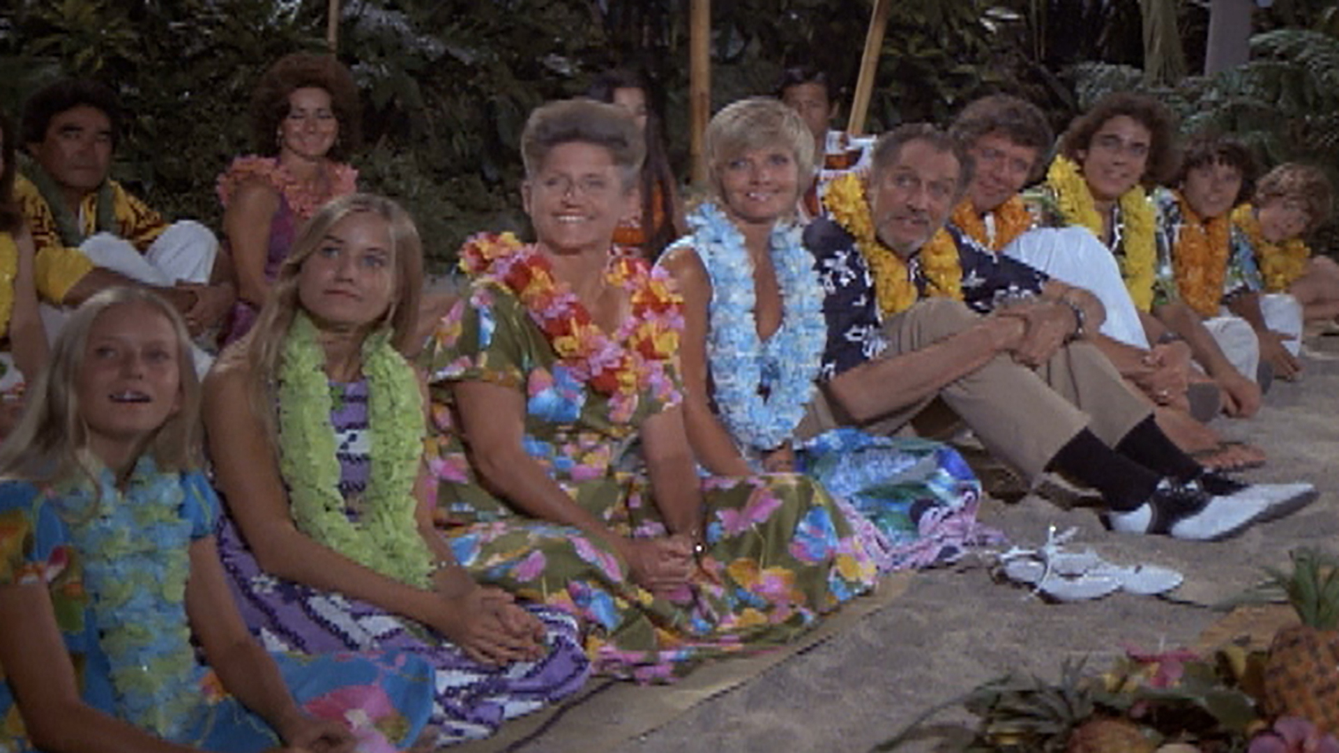 Watch The Brady Bunch Season 4 Episode 3 The Tiki Caves Paramount 