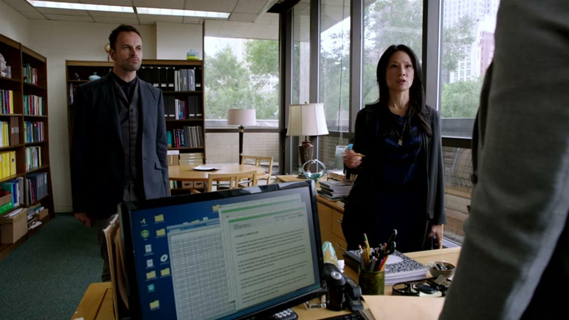 Schau Elementary Staffel 2 Folge 2: Elementary - Nach X auflösen ...