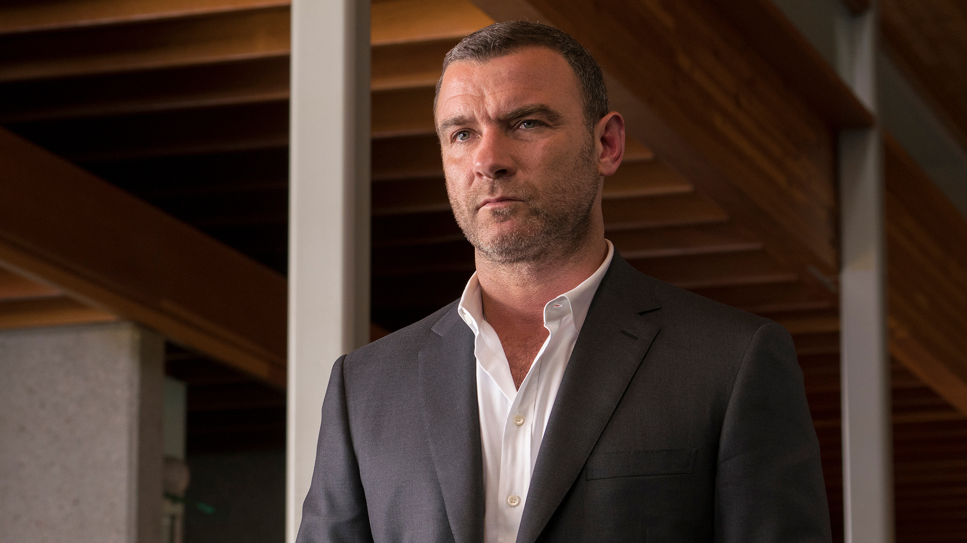 Regarder Ray Donovan : Ray Donovan - Vendu - Série en intégralité sur