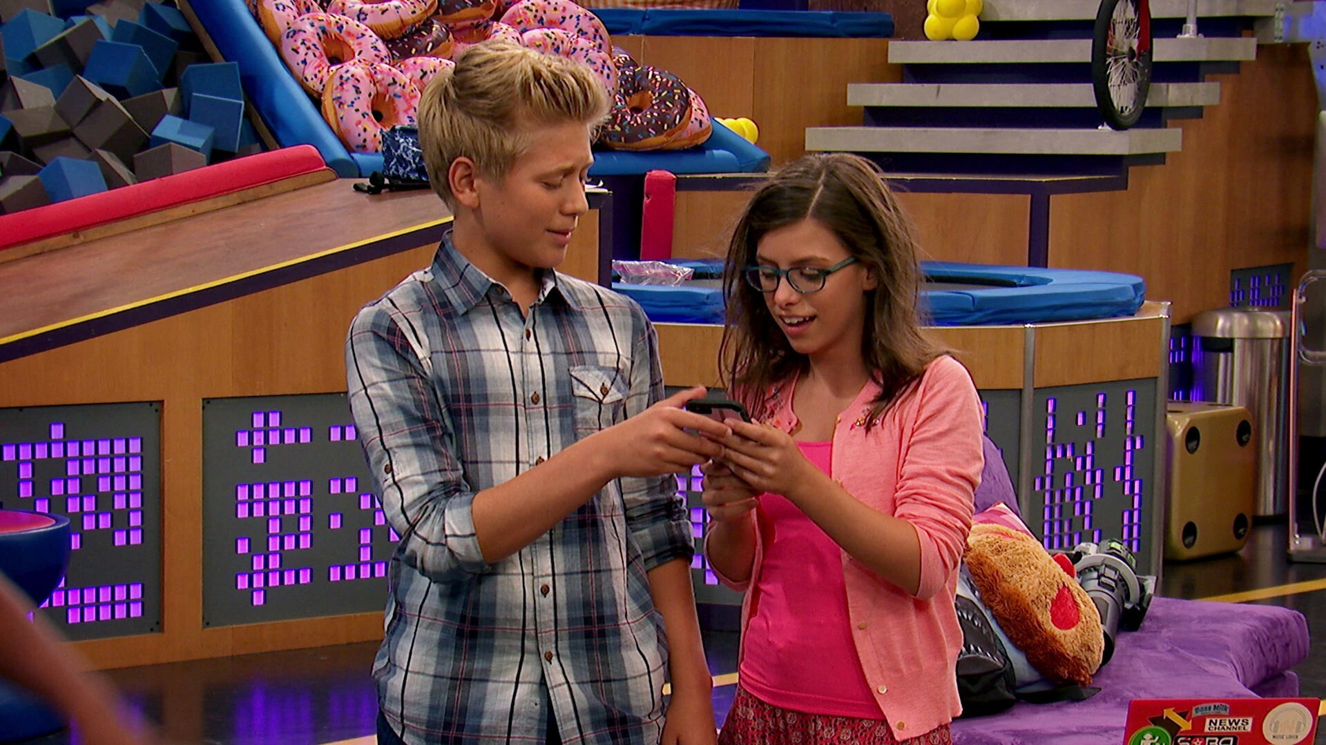 Henry Danger Und Game Shakers Ganze Folge Deutsch Game Shakers - Jetzt geht's App: Game Shakers - Jetzt geht's App - Der
