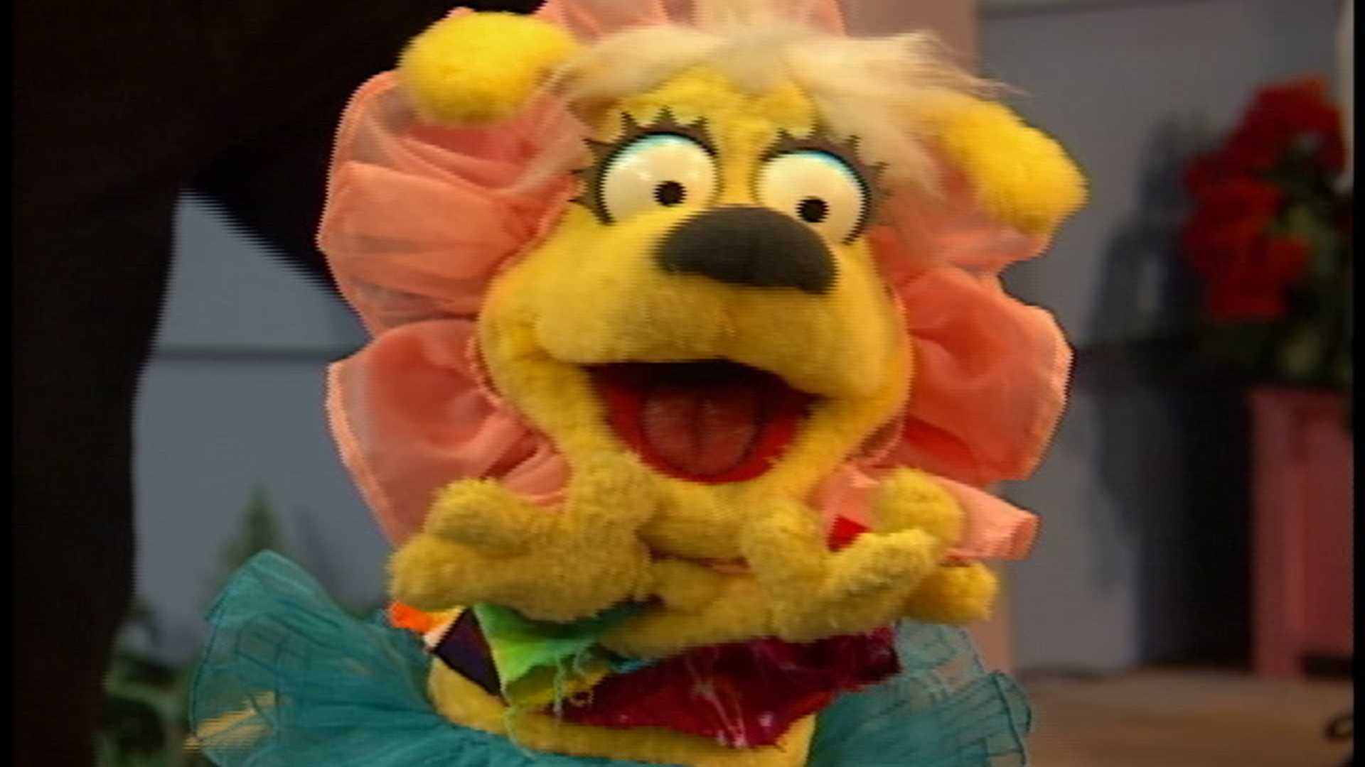 Watch Allegra's Window Season 2 Episode 7: Topsy Turvy Day - Paramount+ ...