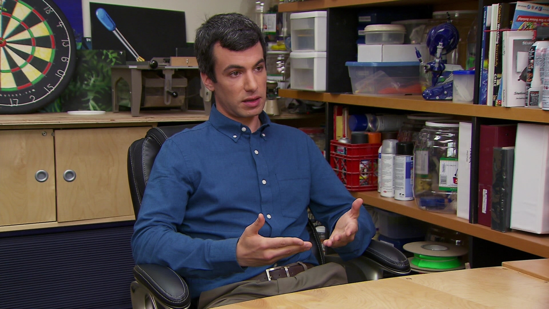 Schaue dir Nathan For You Staffel 2 Folge 4: Spielzeugfirma / Kino an ...