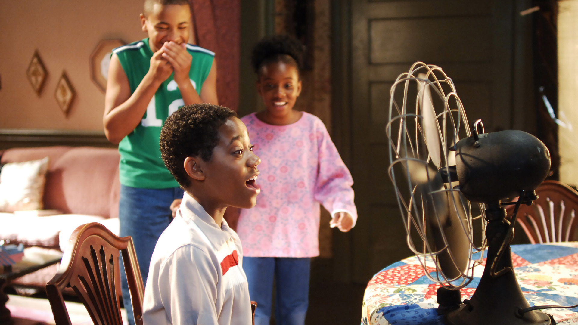 Alle Hassen Chris Staffel 4 Folge 10 Alle Hassen Chris: Alle Hassen Chris - Chris hasst den Schrank schauen