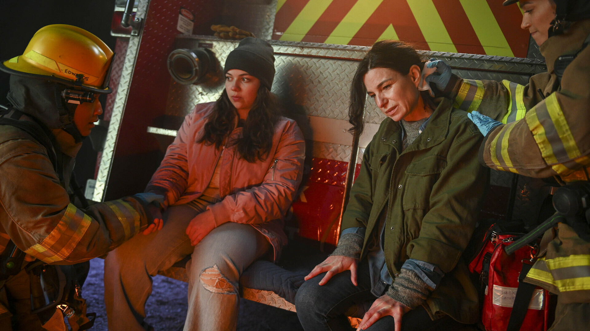 Watch Fire Country Season 1 Episode 17: A Cry For Help - Paramount+ ...
