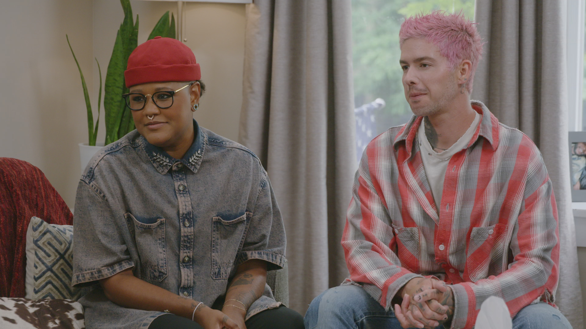 Watch Help! I'm In a Secret Relationship! Season 2 Episode 21: Shara ...