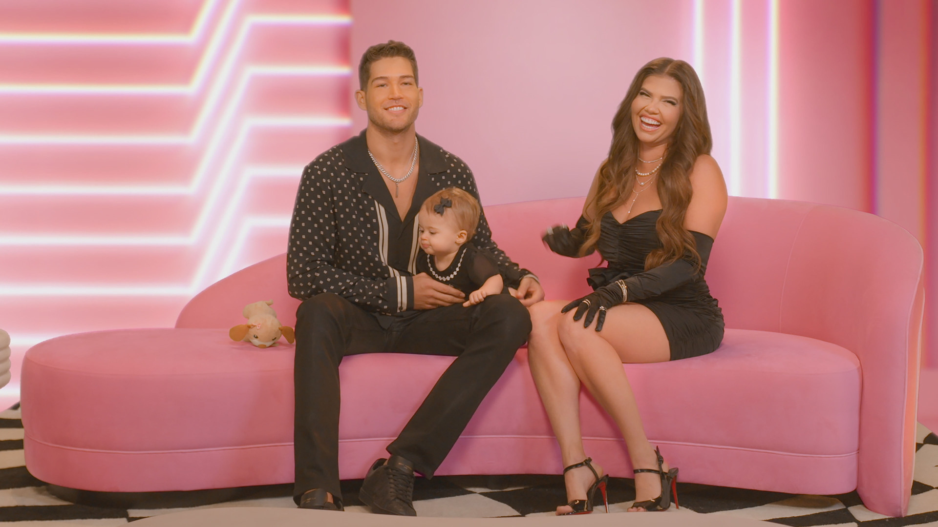 Watch MTV The West Coast Hustle Season 1 Episode 2 Mom's Back, Baby