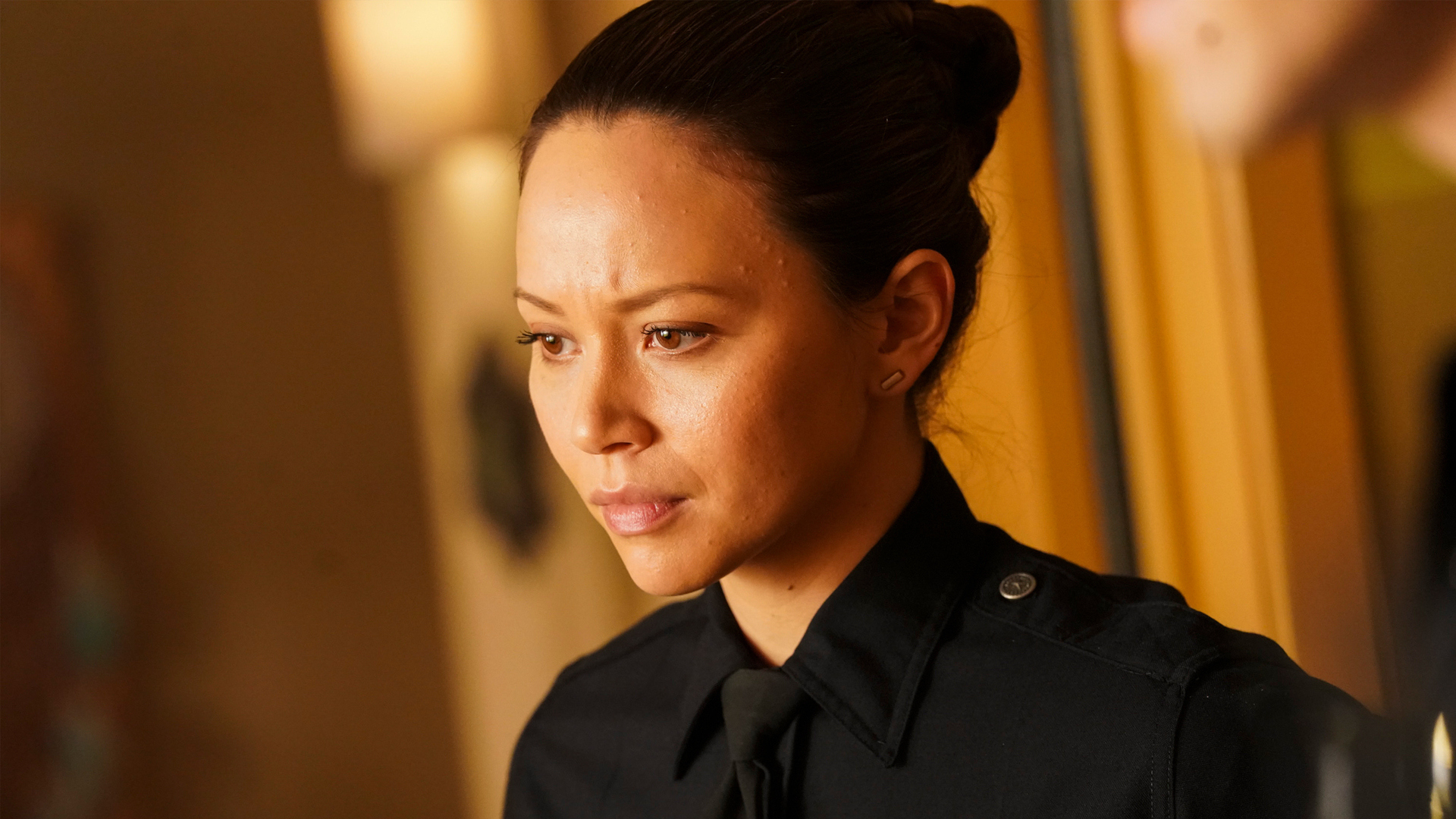 Watch The Rookie Season 1 Episode 9: Standoff - Paramount+ Canada