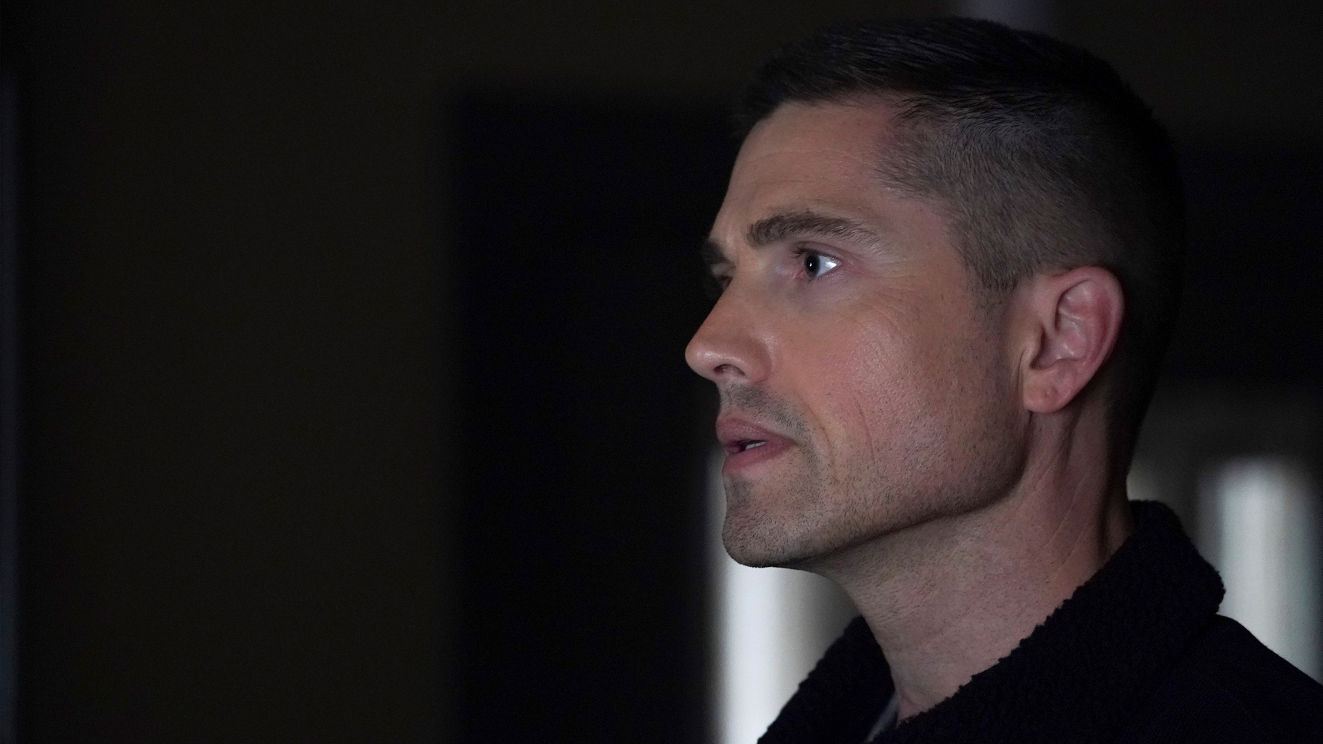 Watch The Rookie Season 1 Episode 17: The Shake Up - Paramount+ Canada