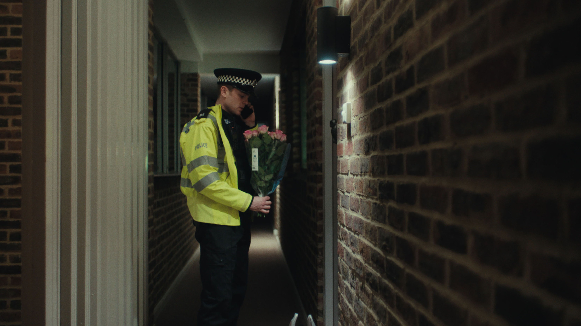 Watch Curfew Season 1 Episode 4: Choose Me - Paramount+ United Kingdom