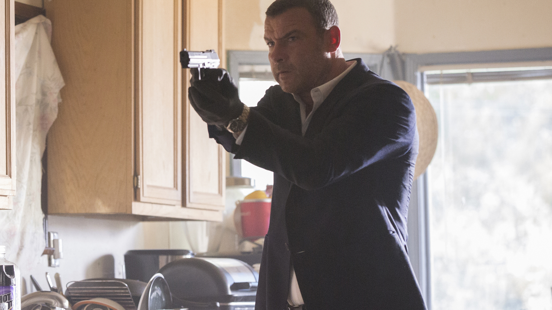 Guarda Ray Donovan stagione 5 episodio 10: Bob l'aggiustatutto ...