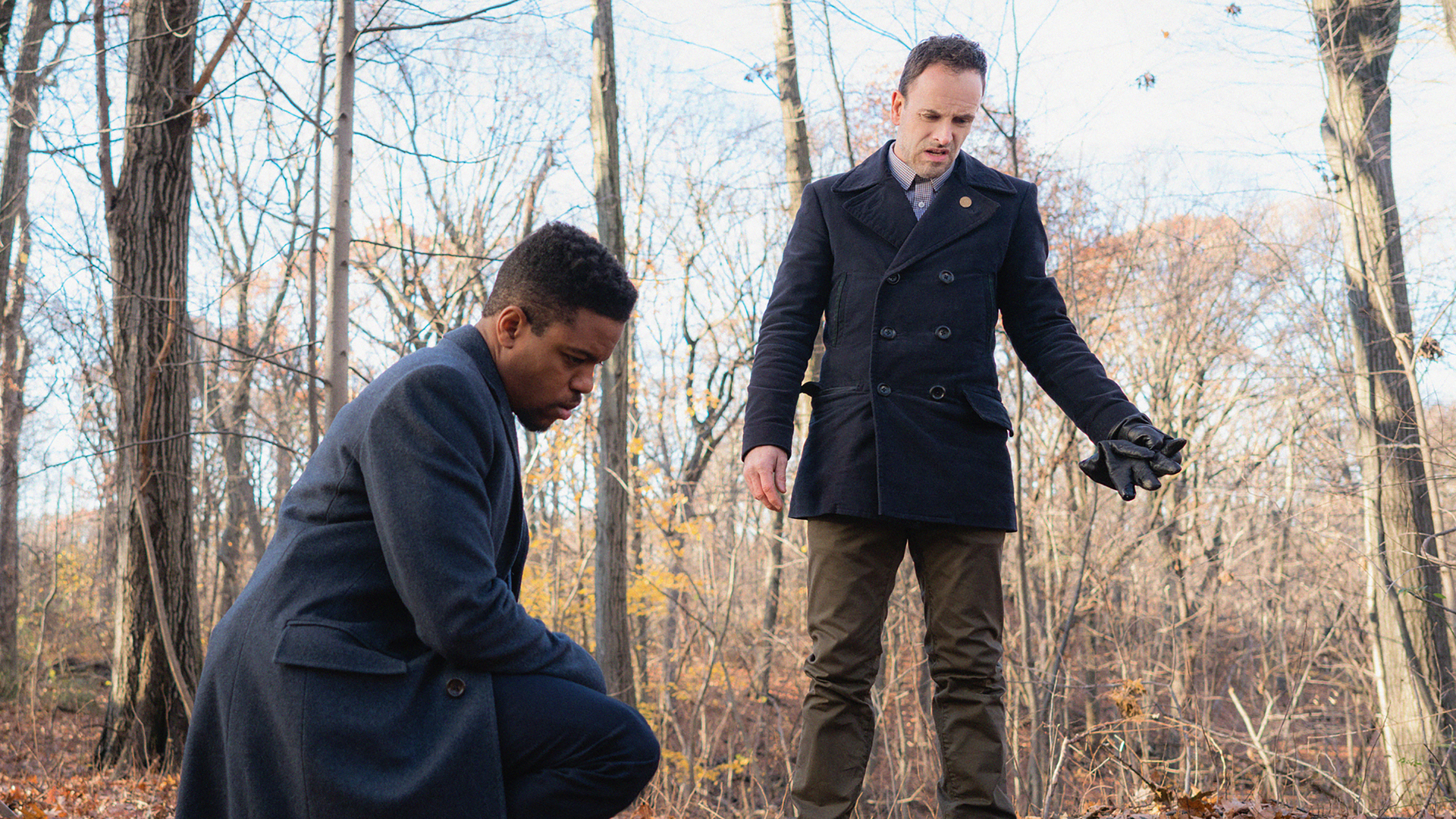 Watch Elementary Season 5 Episode 12: Crowned Cloen Downtown Brown ...