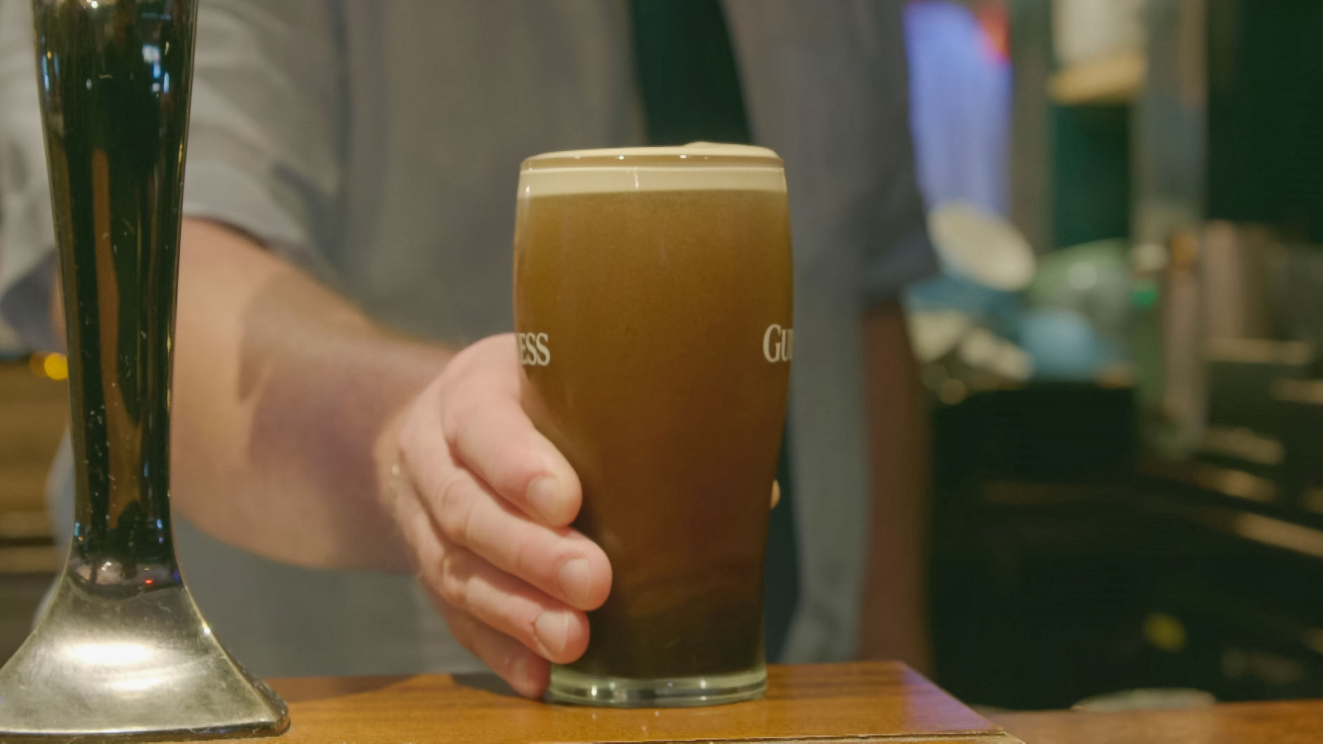 Watch Inside the Factory Season 8 Episode 5: Stout - Paramount+