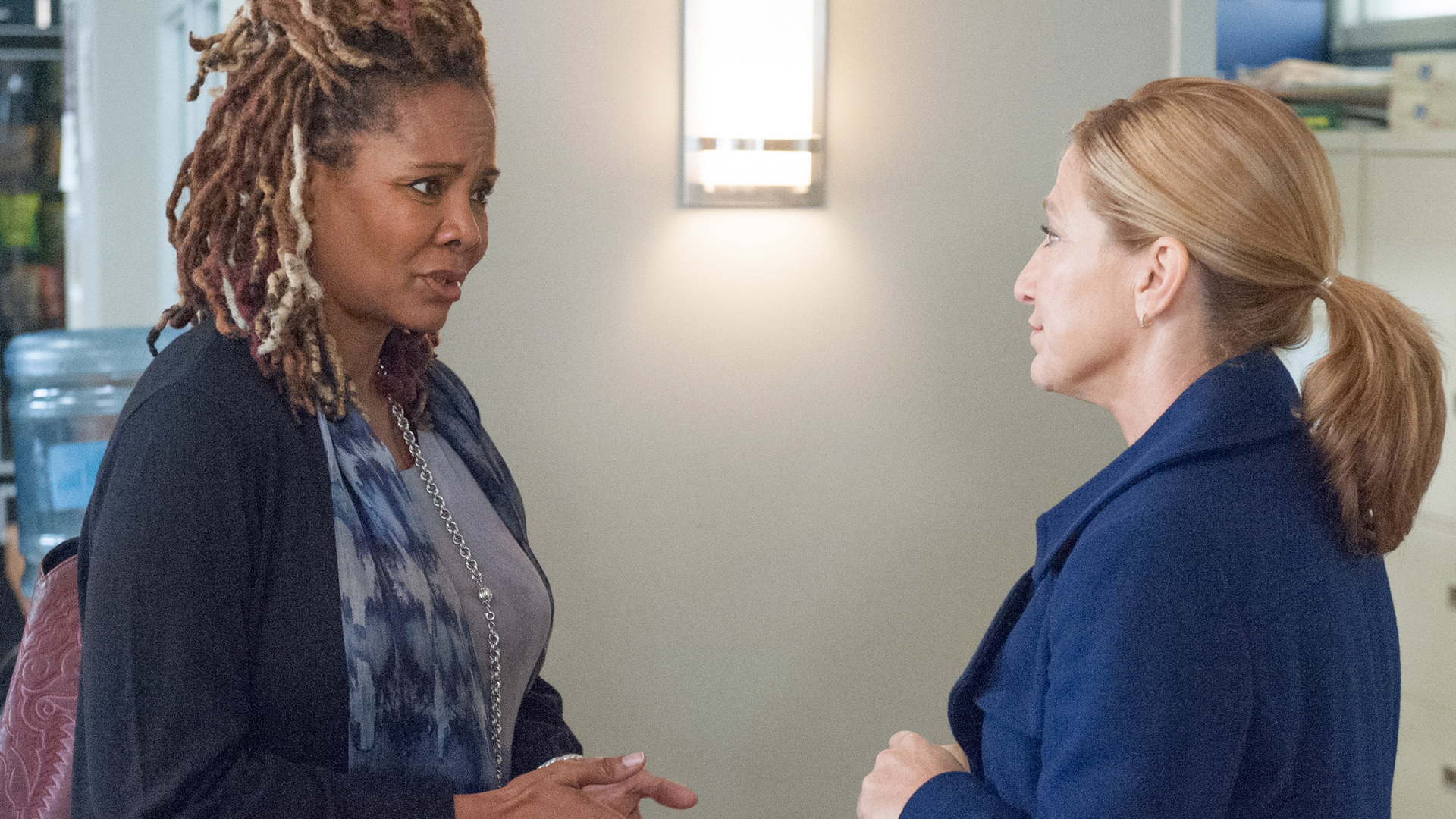 Watch Nurse Jackie Season 7 Episode 4: Nice Ladies - Paramount+ United ...