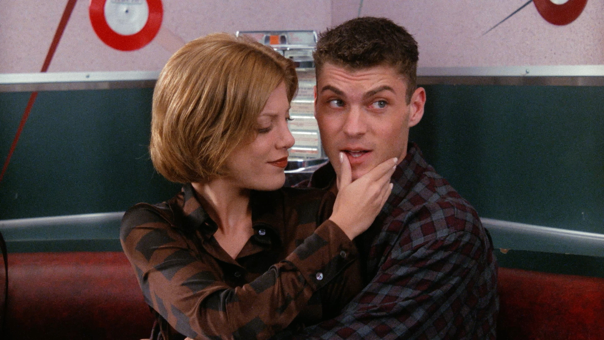 Watch Beverly Hills, 90210 Season 7 Episode 14: Jobbed - Paramount+