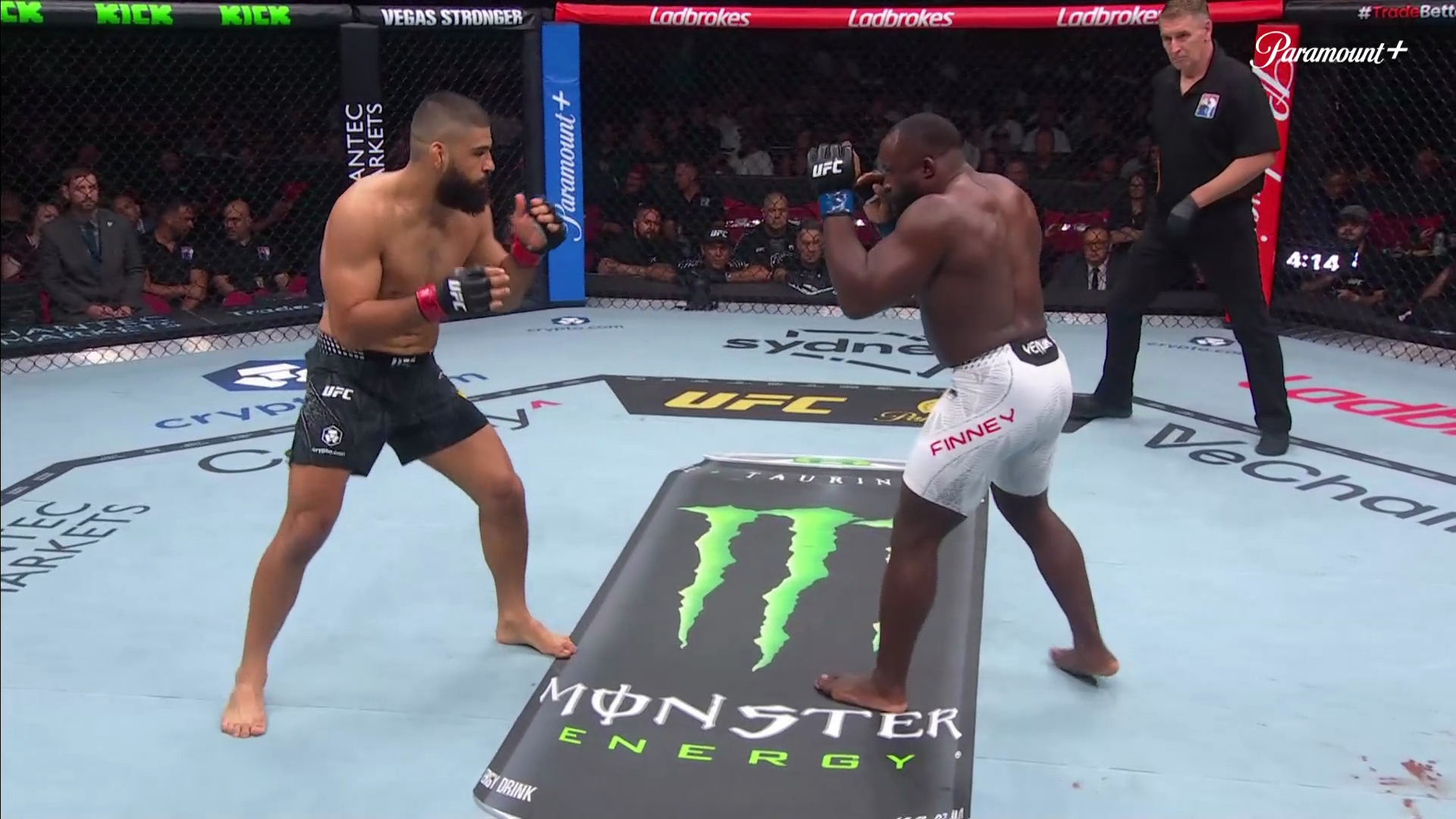 Watch UFC (Español) Jacob Malkoun vs. Torrez Finney (UFC 325 ...