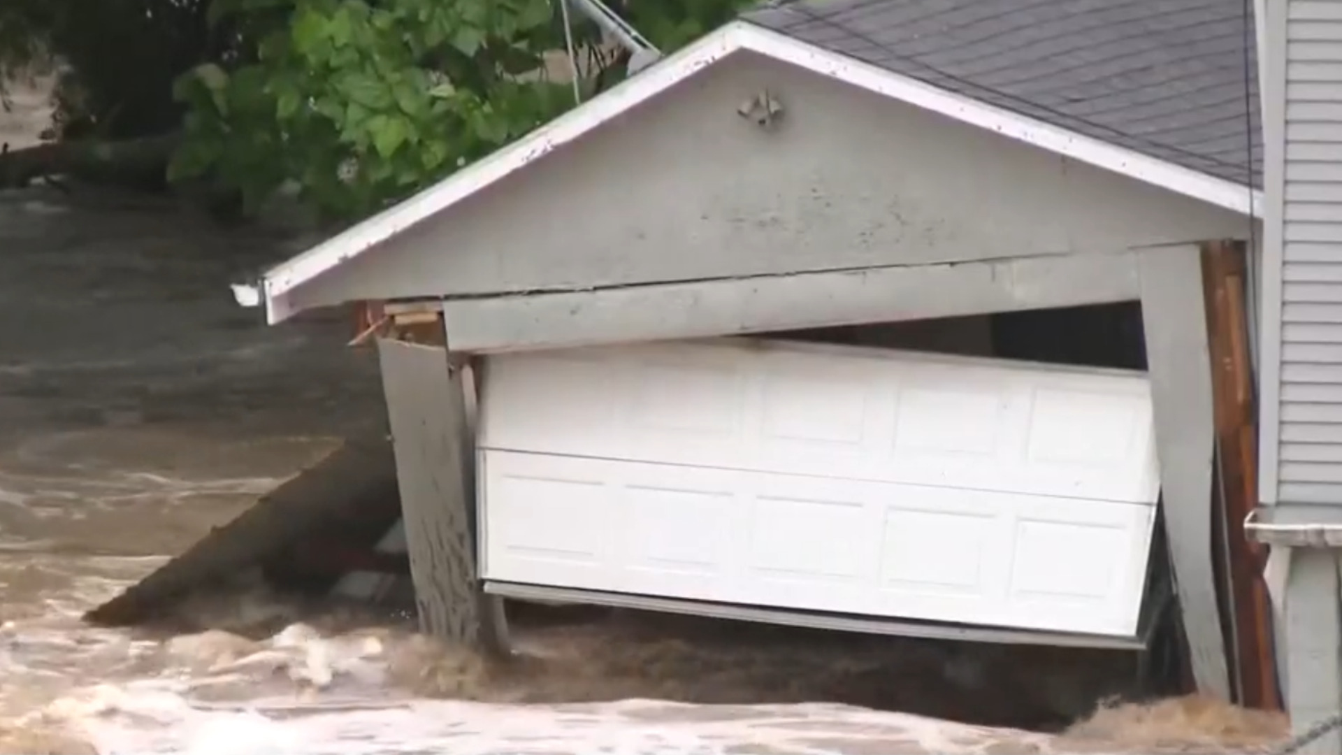 Watch CBS Mornings Flooding, severe storms slam Midwest - Paramount+