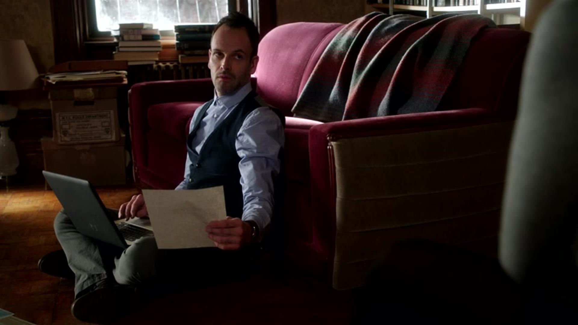 Regarder Elementary Saison 2 Épisode 18 Elementary Le Dénicheur série entière sur