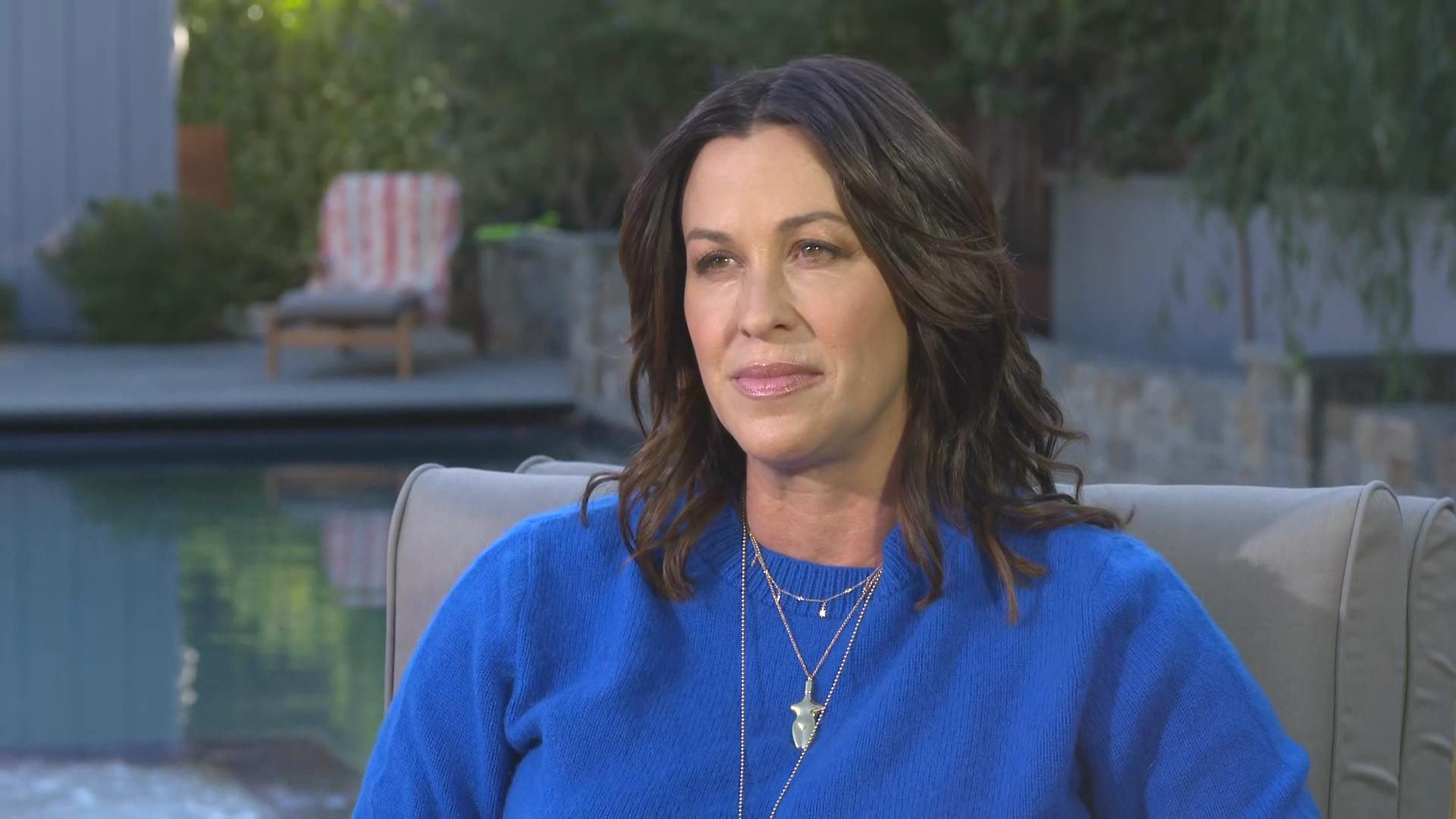 Watch Cbs This Morning Alanis Morissette On Postpartum Depression Full Show On Cbs All Access