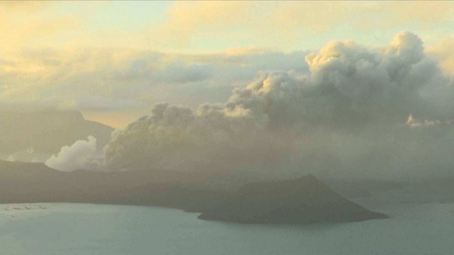 Watch Cbs This Morning Philippines Volcano Displaces 30 000 People Full Show On Cbs All Access
