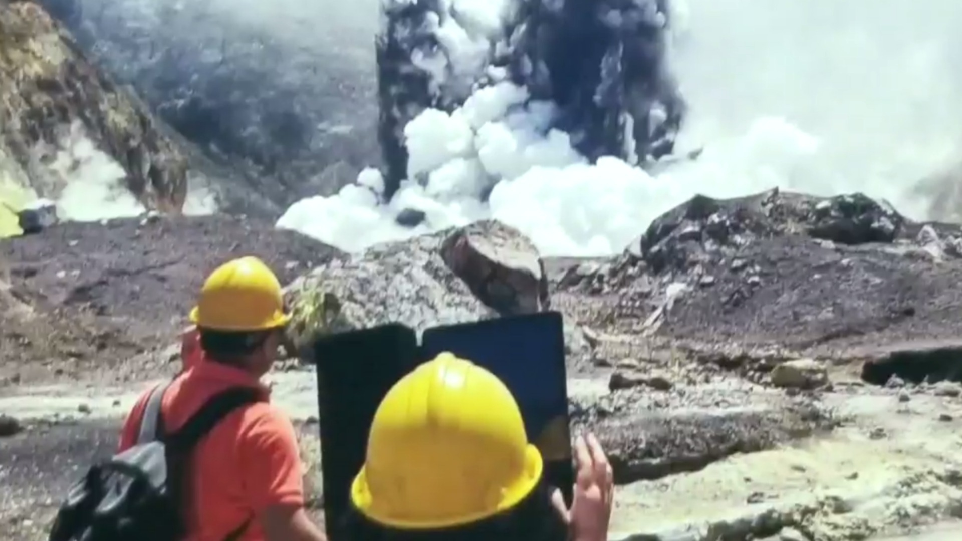 Watch Cbs This Morning Volcano Victims Sue Cruise Line Tour Company Full Show On Cbs All Access