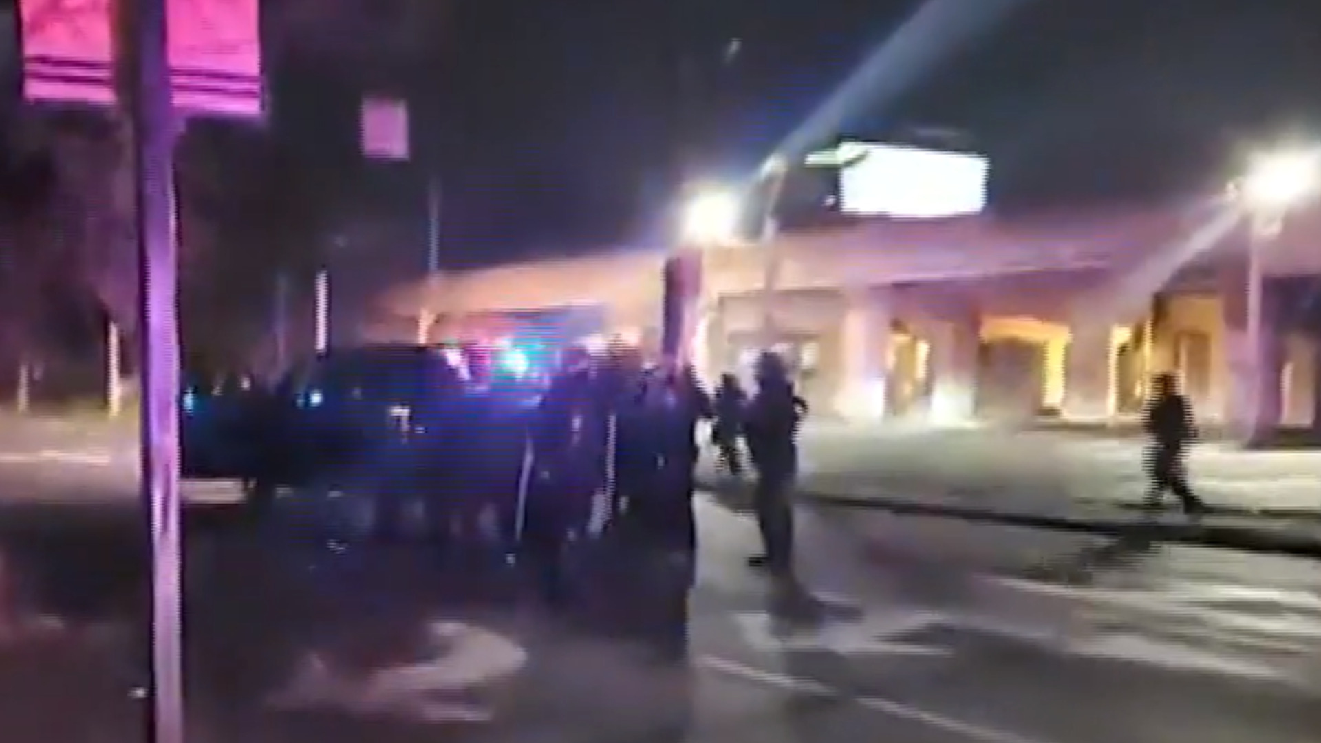 Watch Cbs Evening News 2 Louisville Officers Shot Amid Breonna Taylor Protests Full Show On Cbs All Access