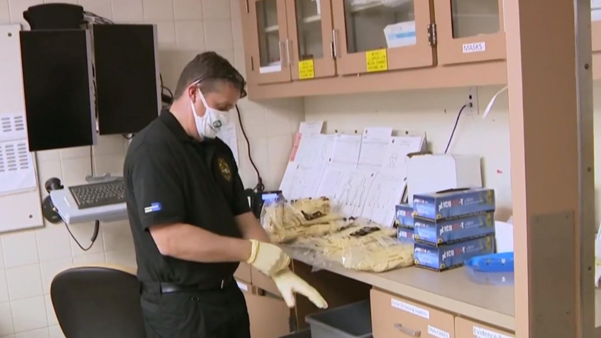 Watch CBS Evening News The search for families of COVID victims Full